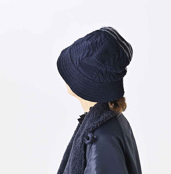 US Moo Cable x Border Hat Female Model