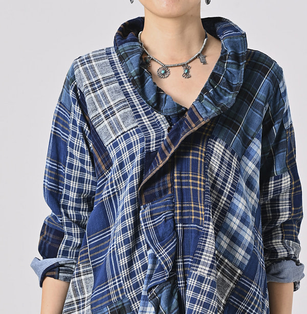Indigo Indian Flannel Patchwork Frill Cache-Coeur Detail
