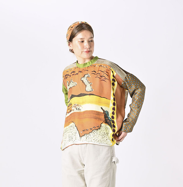 Picture Book Bandana Blouse Pale Female Model