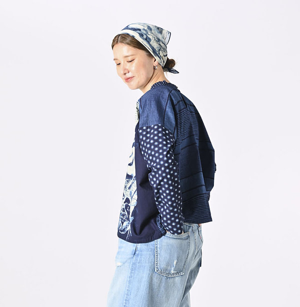 Indigo Picture Book Bandana Blouse Female Model