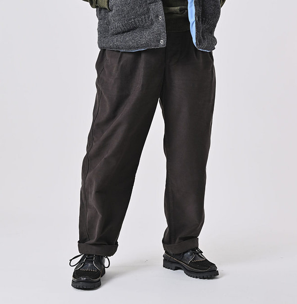 Moleskin 908 Peg Top Pants Male Model
