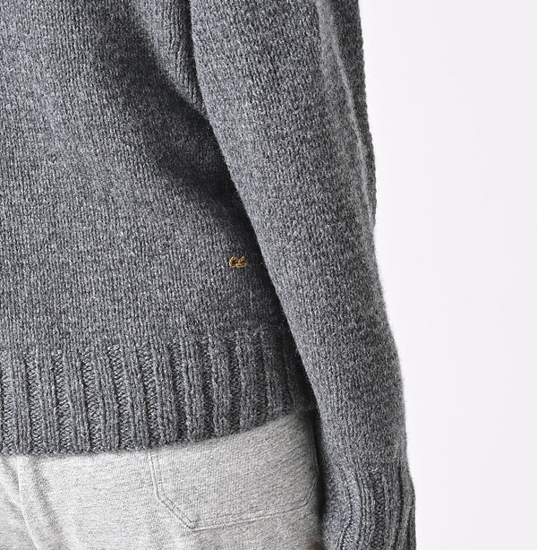 Shetland Cashmere 908 Turtle Female Model
