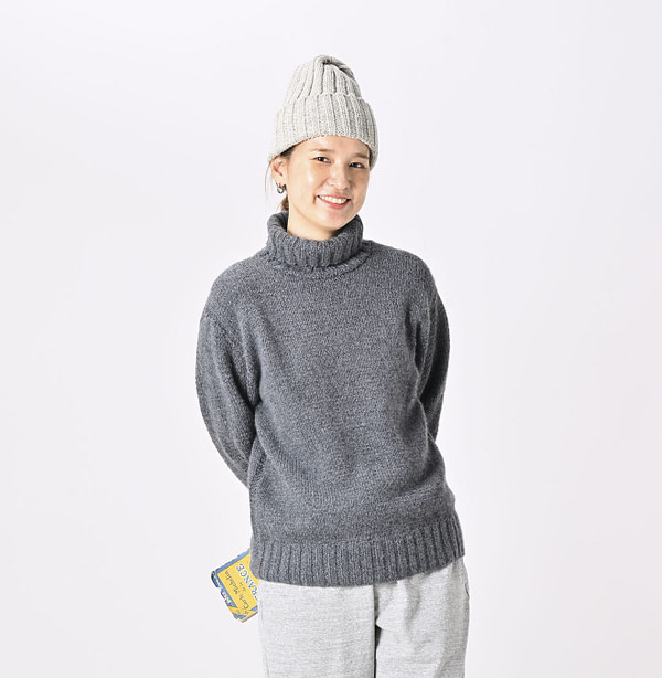 Shetland Cashmere 908 Turtle Female Model