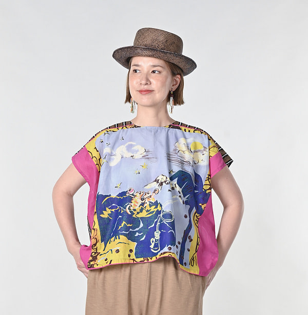 Picture Book Bandana M Camisole Female Model