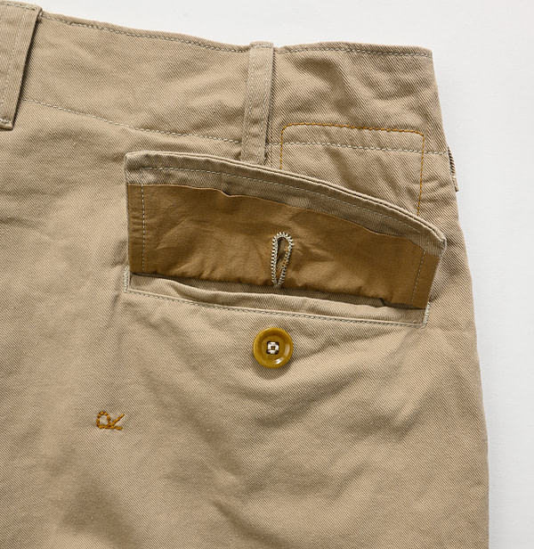 Okome Chino Chi-rgo Shorts Detail
