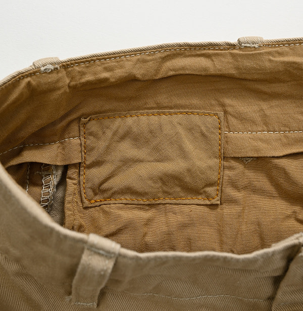 Okome Chino Chi-rgo Shorts Detail