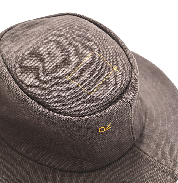 No. 4 Canvas Hat Dark Detail