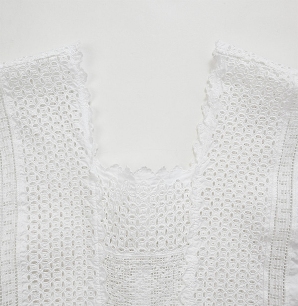 Supima Batiste Cutwork No Sleeve T-shirt Detail