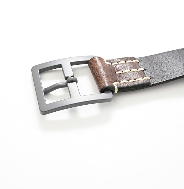 45 Star Vintage Leather Belt Detail