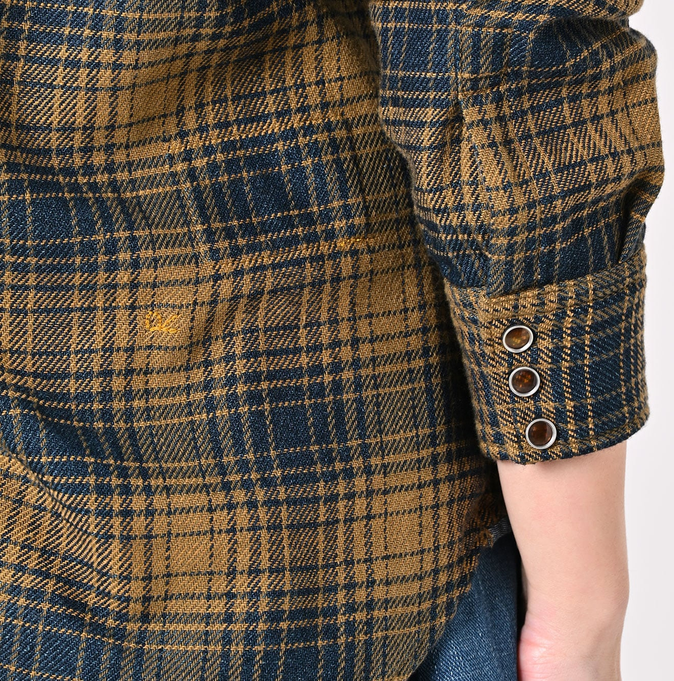 Indigo Zimbabwean Flannel 908 Eastern Shirt Detail