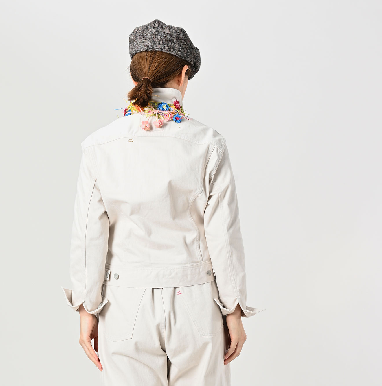 Rye Mugi Denim 908 Hikohime Jan White Female Model