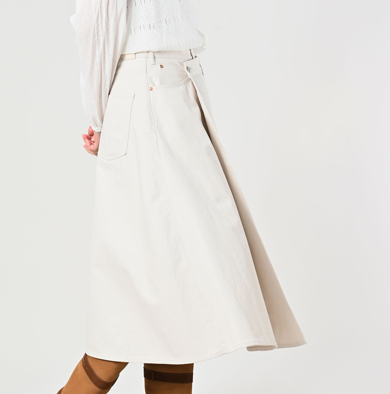 Rye Mugi Denim Crossover Skirt White Itchora Detail