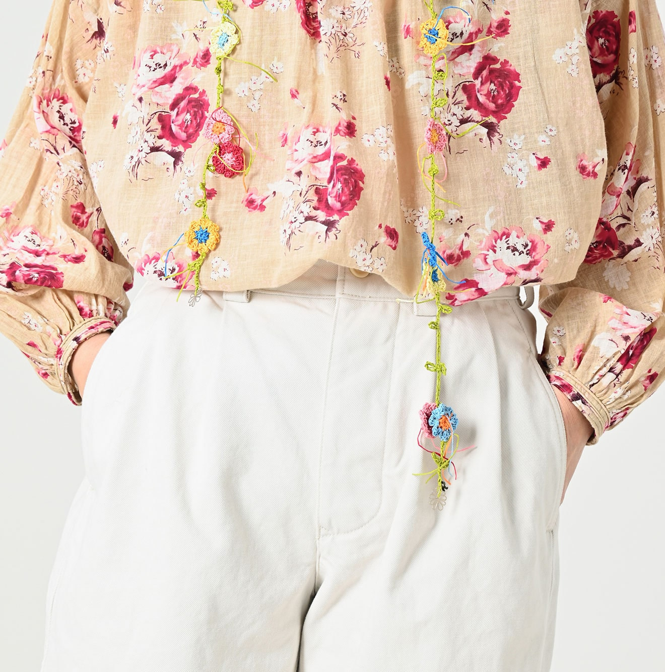 Tabi Cloth 908 Peg Top Pants Detail