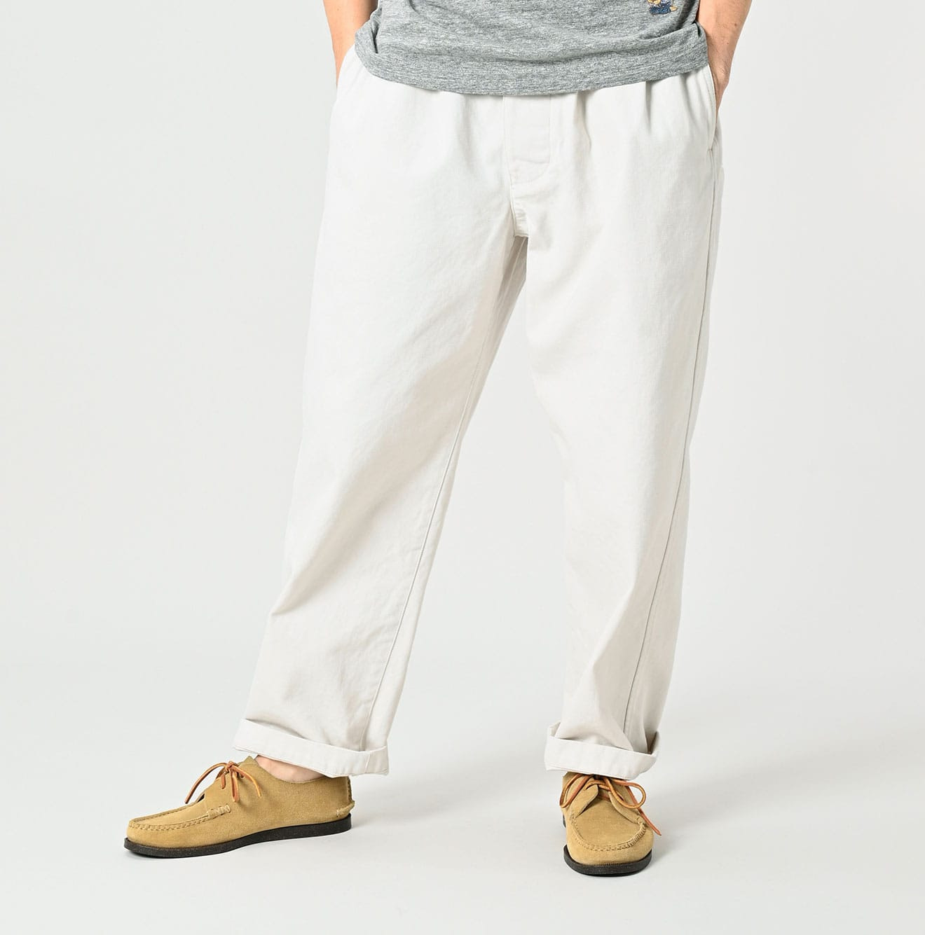 Tabi Cloth 908 Peg Top Pants Male Model