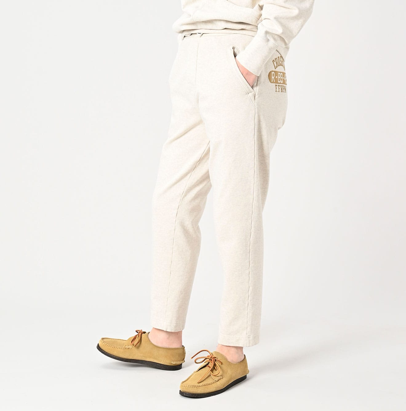 Bare Fleece 908 Pants Female Model