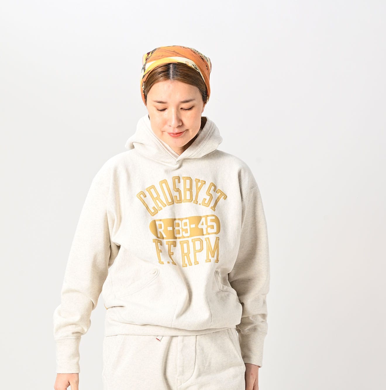 Top Bare Fleece 908 Hoodie Female Model