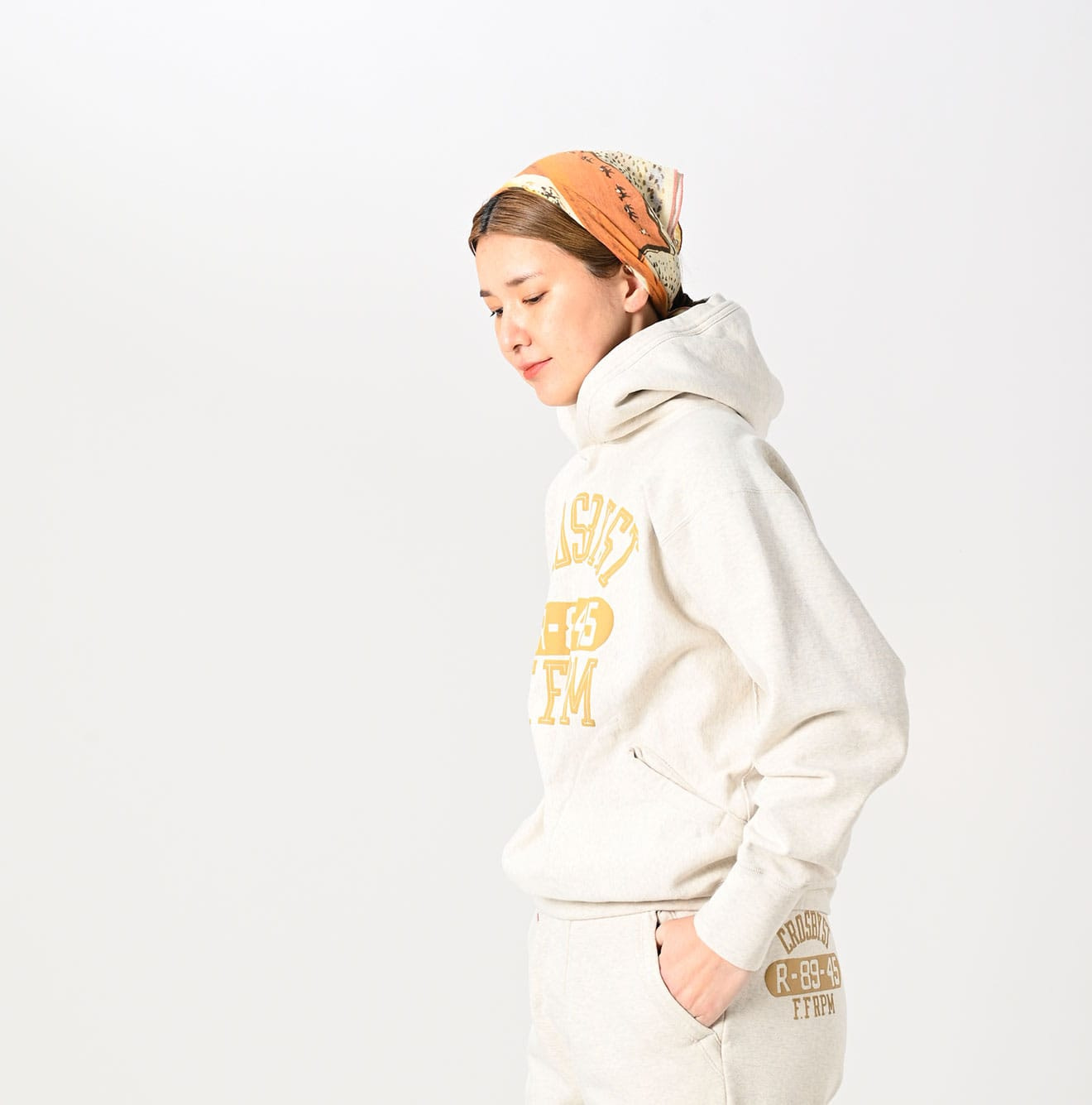 Top Bare Fleece 908 Hoodie Female Model