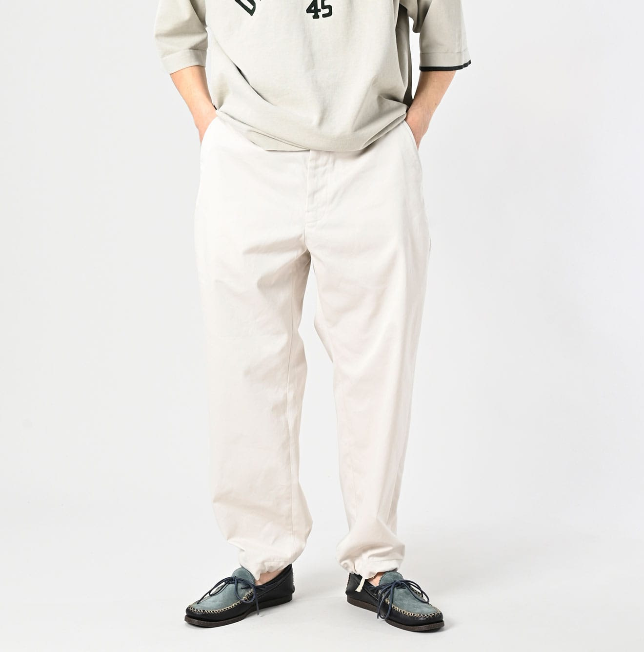 Chino 908 Neem Pants Male Model