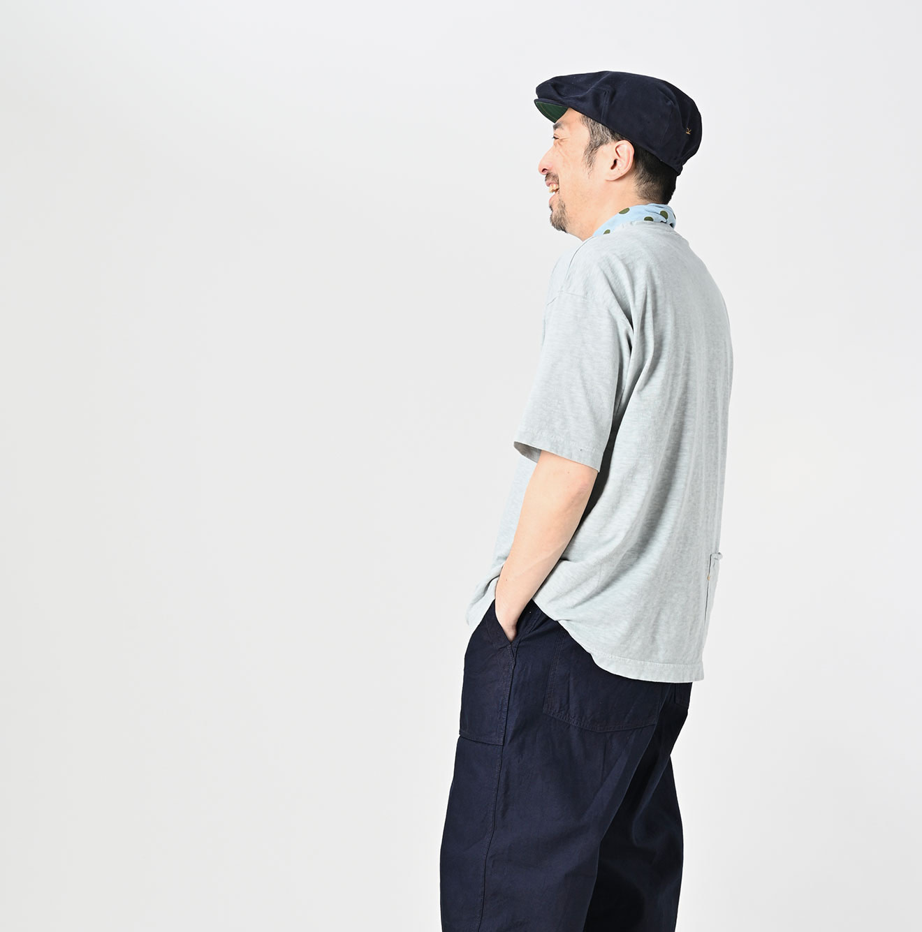 Plant Dyed Tenjiku 908 Ocean T-shirt Male Model