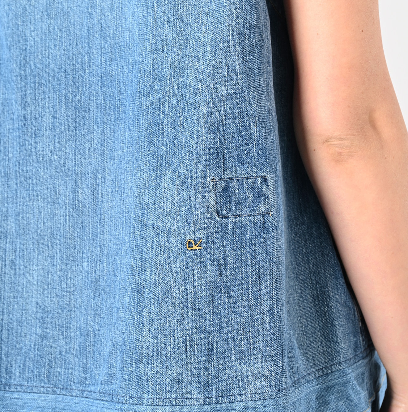 Rye Mugi Denim Yoke Pintuck Dress Tan Detail