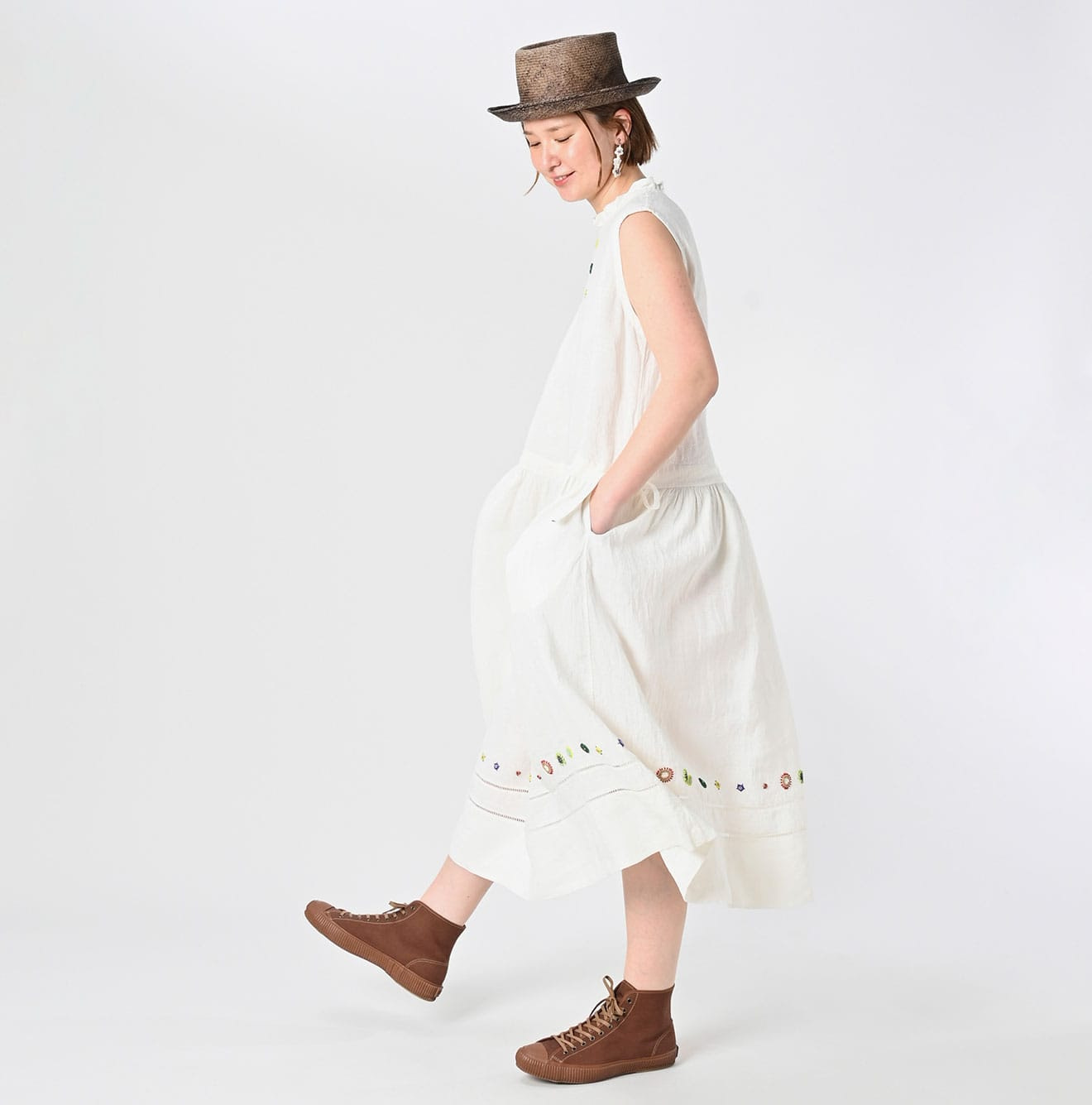 Indian Linen Beads Embroidery Dress Sumi Female Model