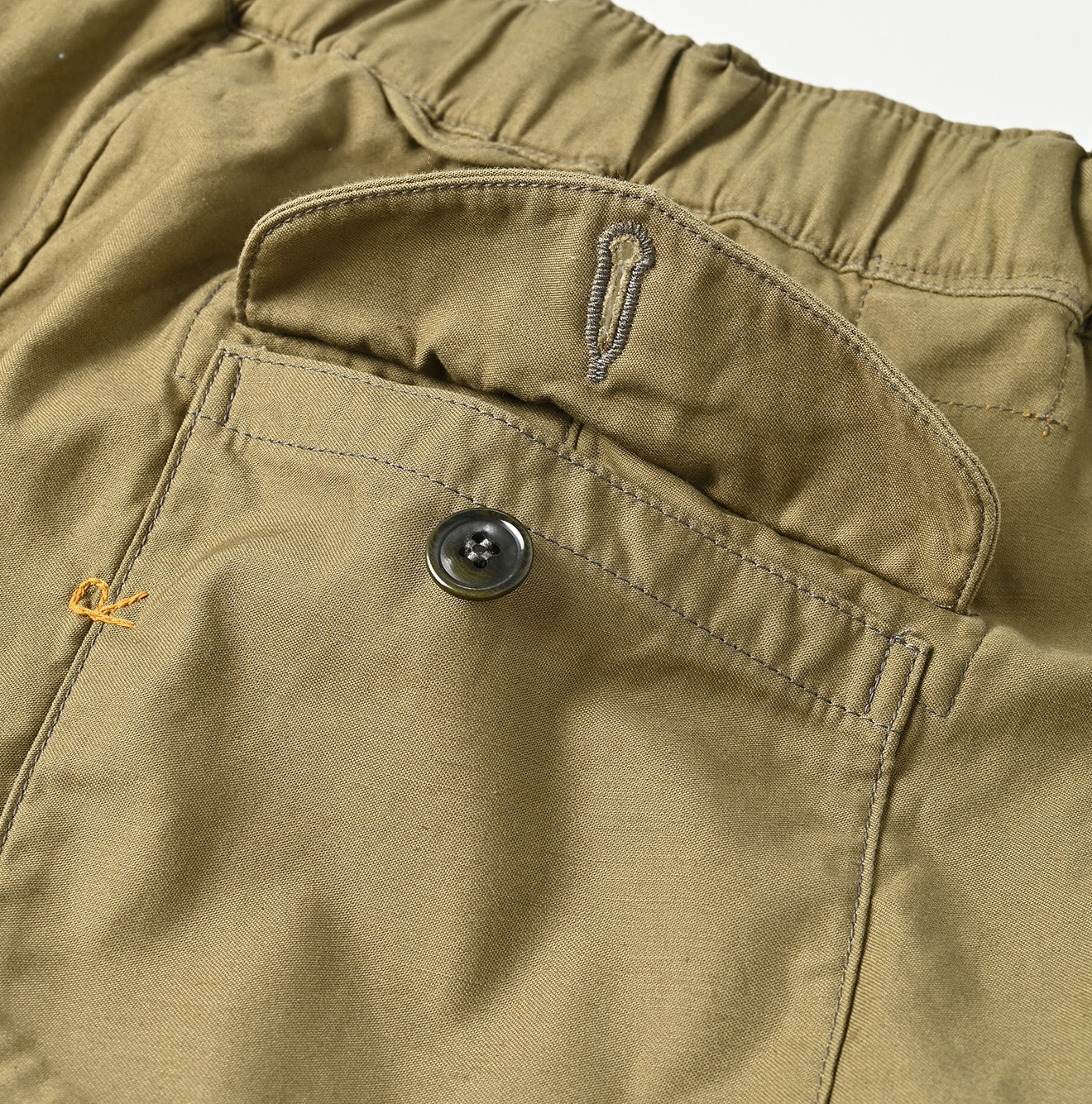 Thin Back Satin Easy Short Pants Antique Detail
