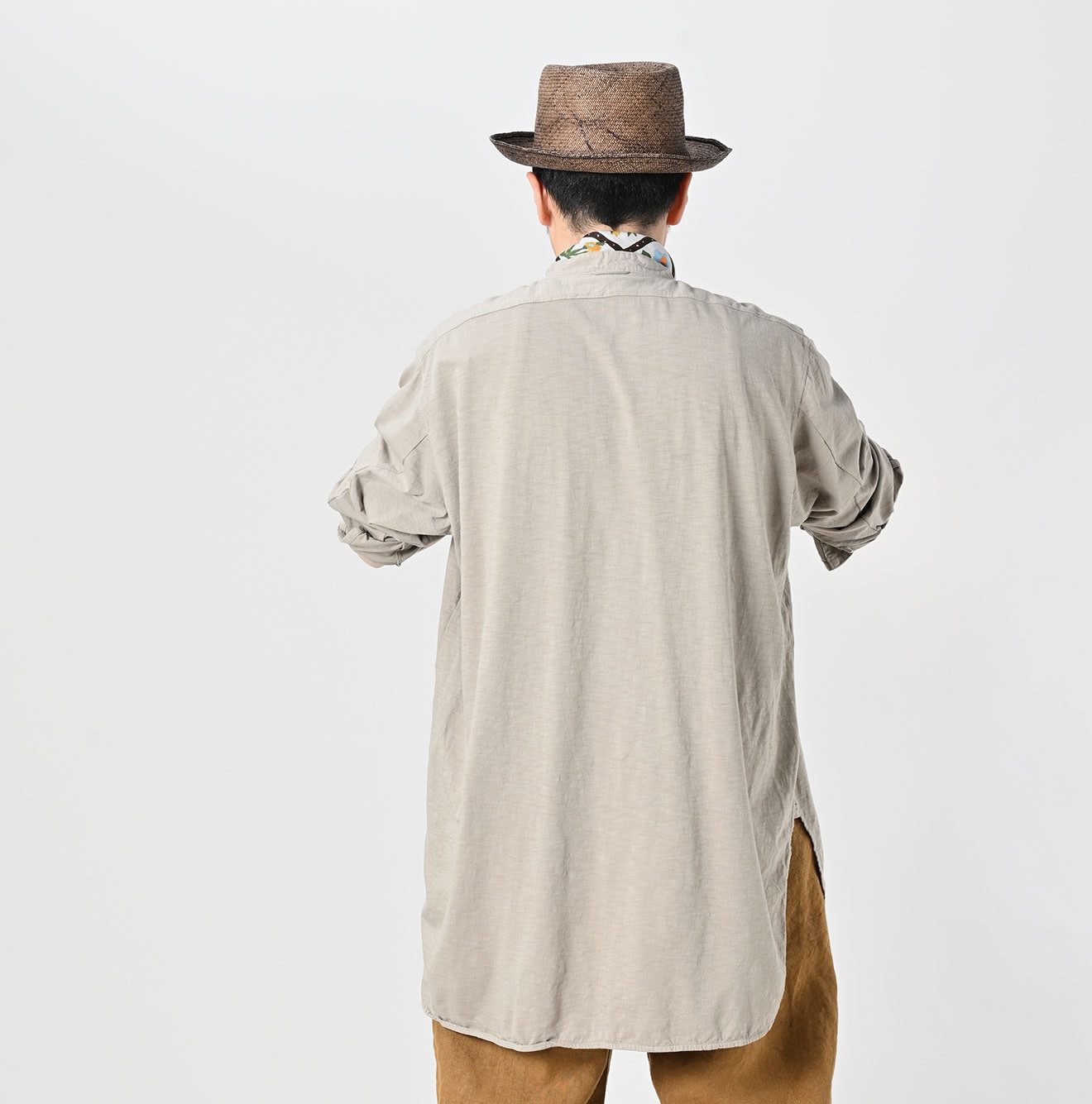 Supima Tenjiku 908 Grandpa Pull Shirt Male Model