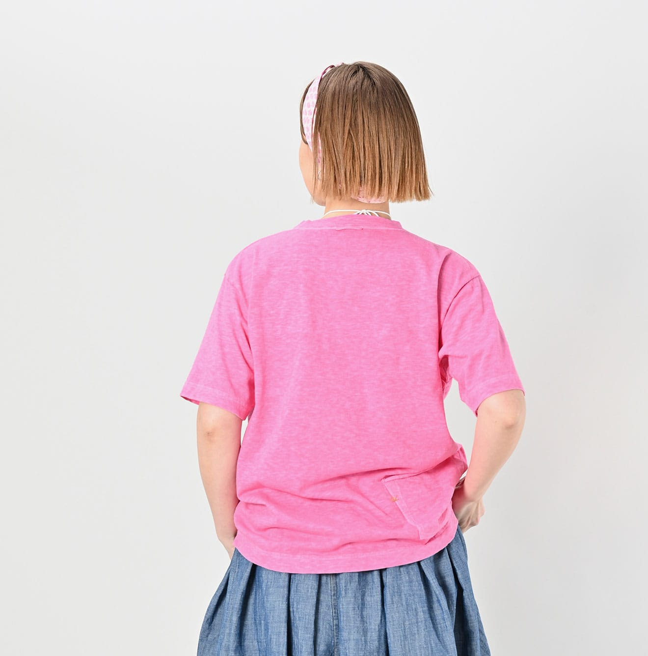 Sakura Dyed 908 Ocean T-shirt Female Model