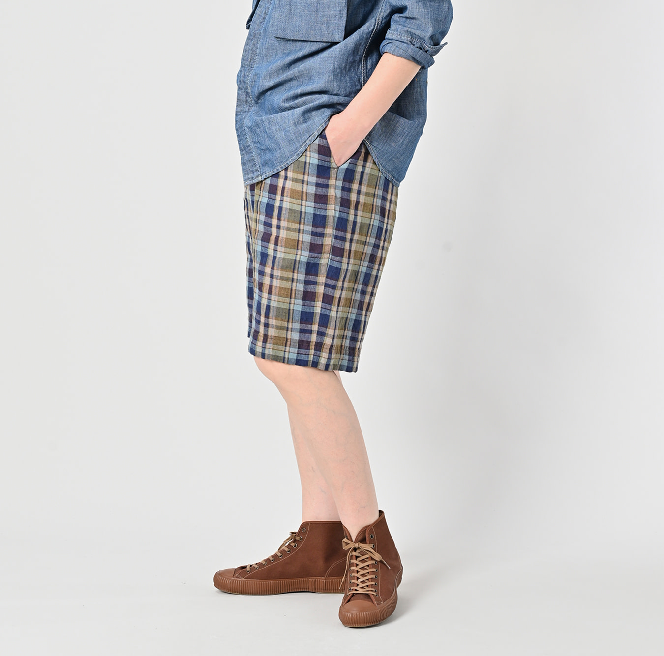 Indian Linen Madras Short Pants Female Model