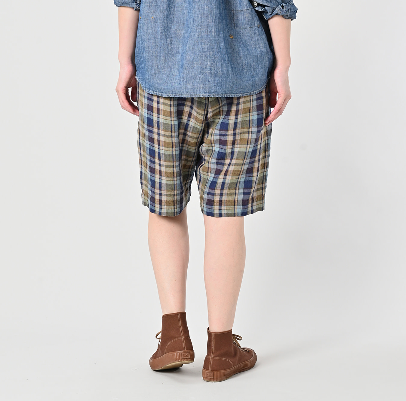 Indian Linen Madras Short Pants Female Model