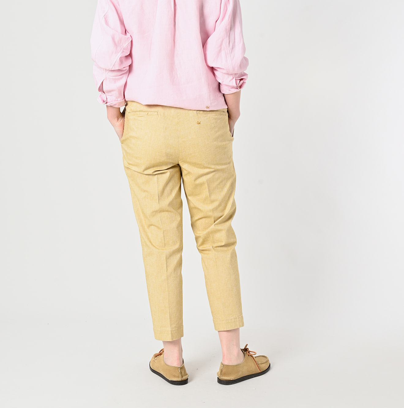 Cotton Linen OX Stretch Sabrina Slacks Female Model