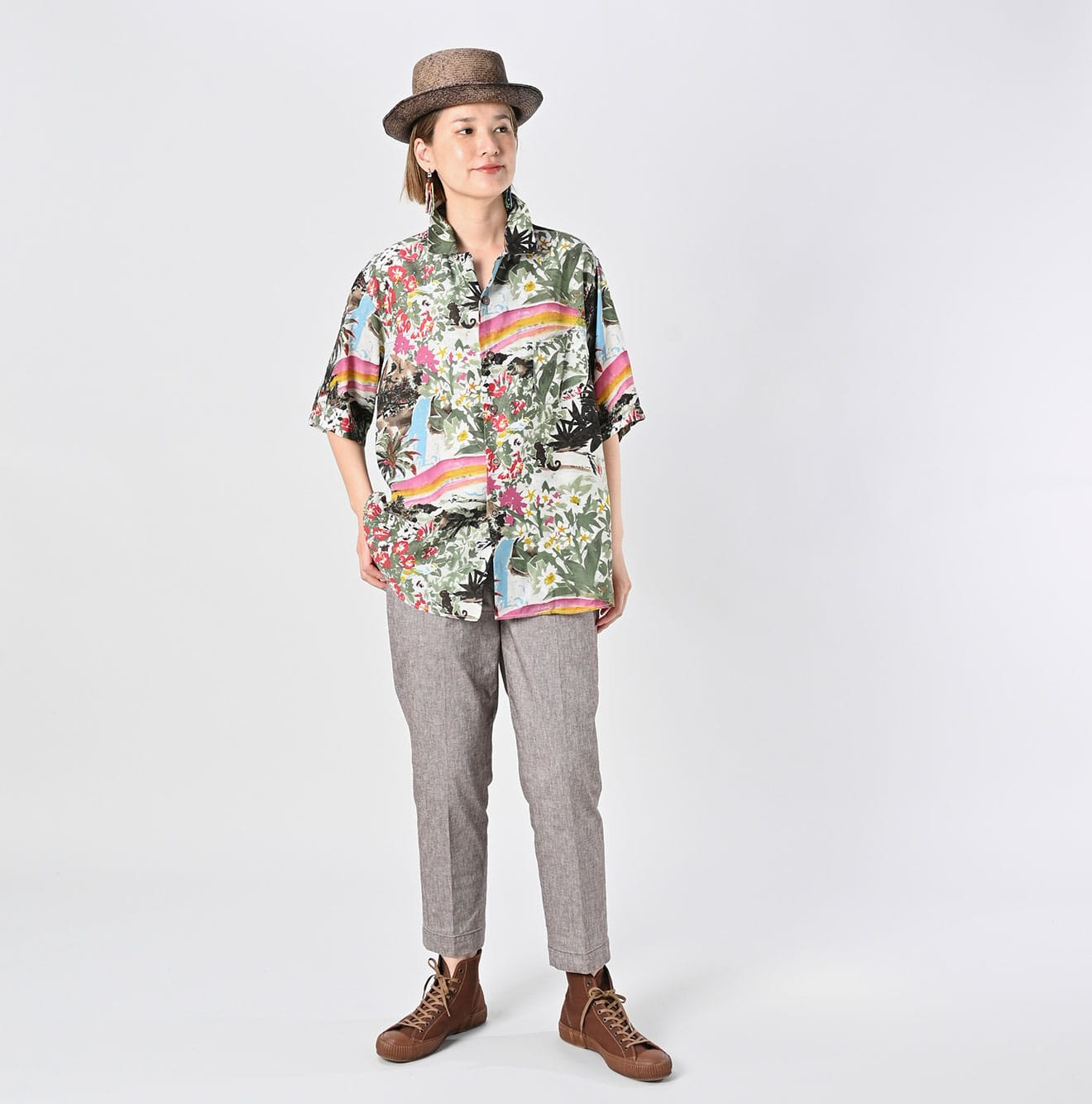 Irie Aloha Print LeiLei Shirt MEN Female Model