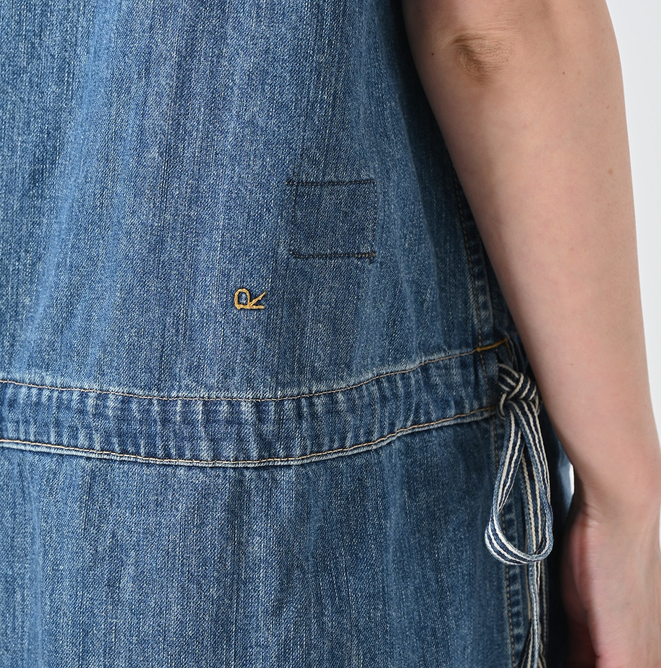 Rye Mugi Denim Dress Detail