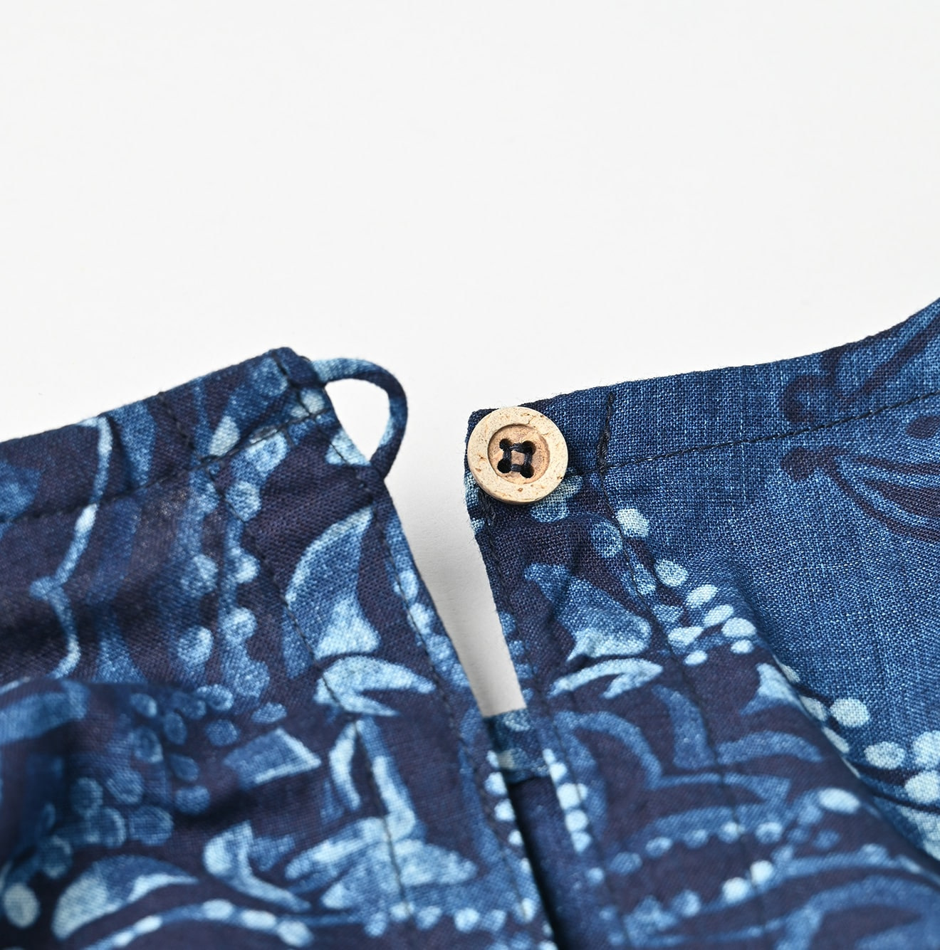 Indigo Picture Book Bandana M Camisole Detail