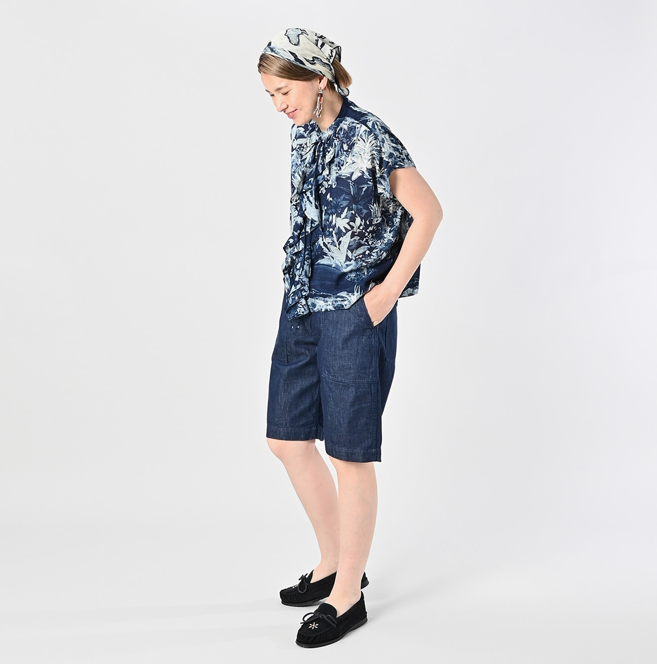 Mon-petit Denim 908 Baker Short Pants Female Model