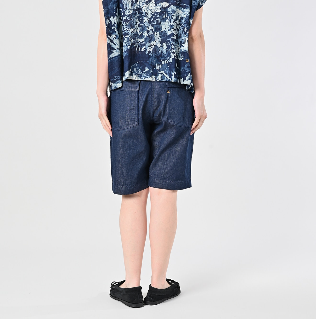 Mon-petit Denim 908 Baker Short Pants Female Model