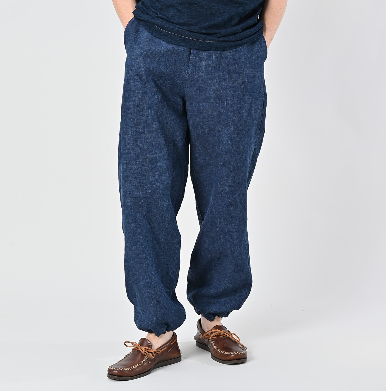 Indigo Linen Cloth 908 Nîmes Pants Male Model