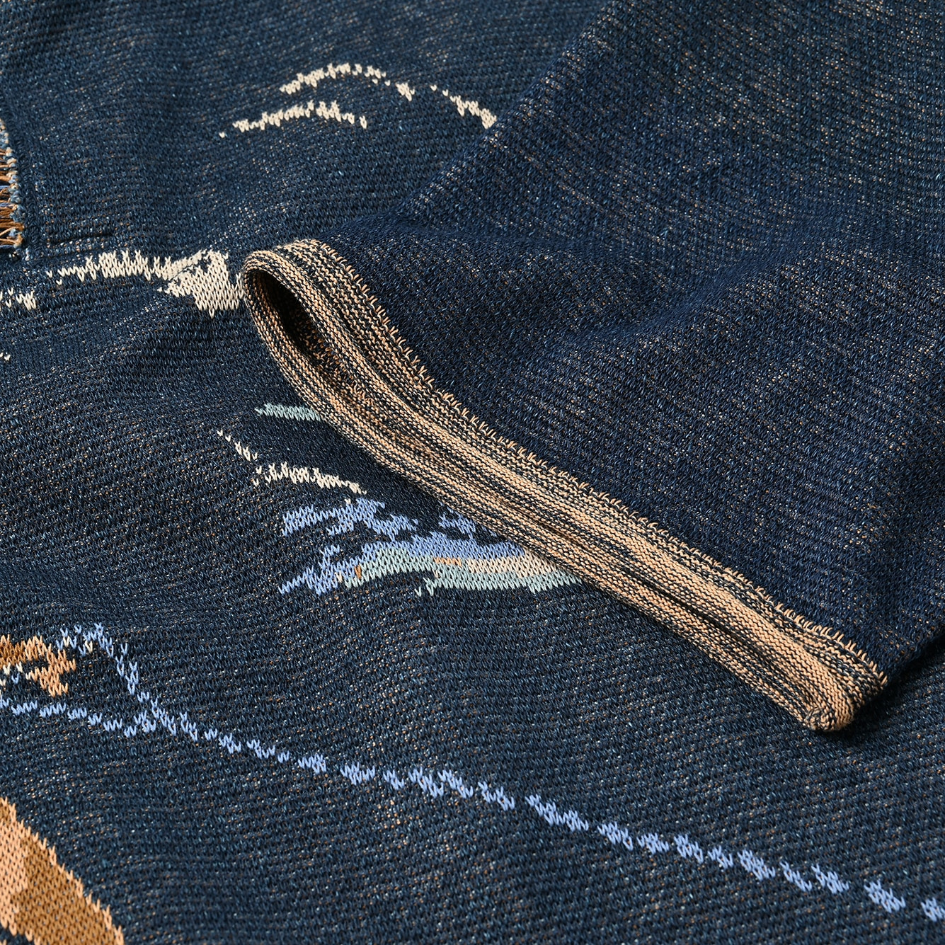 Indigo Surf Hula Girl Jacquard 908 Outer T-shirt Detail