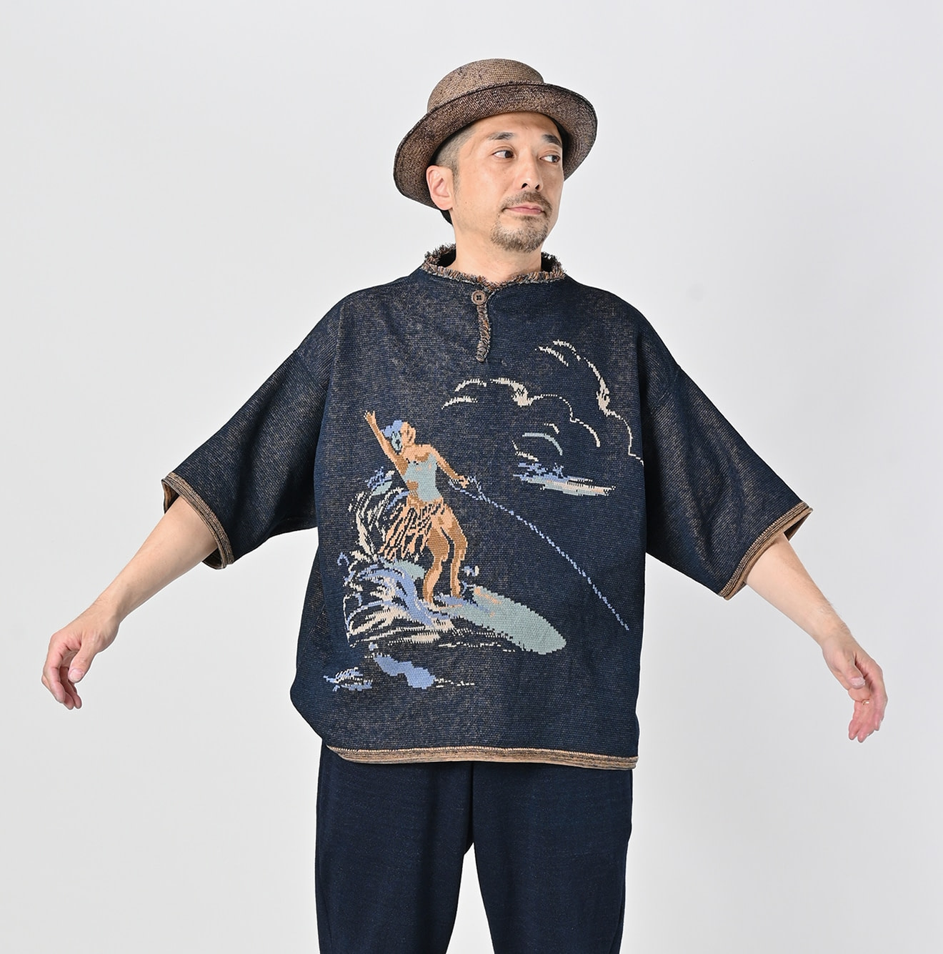 Indigo Surf Hula Girl Jacquard 908 Outer T-shirt Male Model