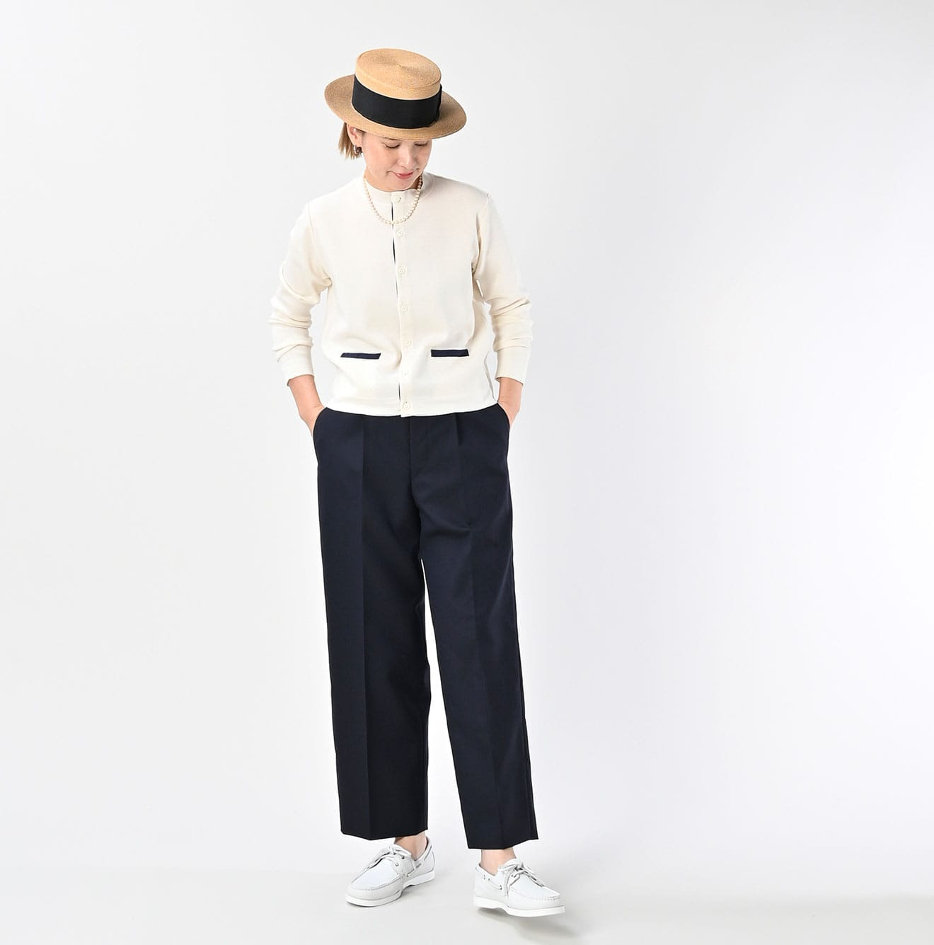 Hop Sack Baggy Pants Female Model