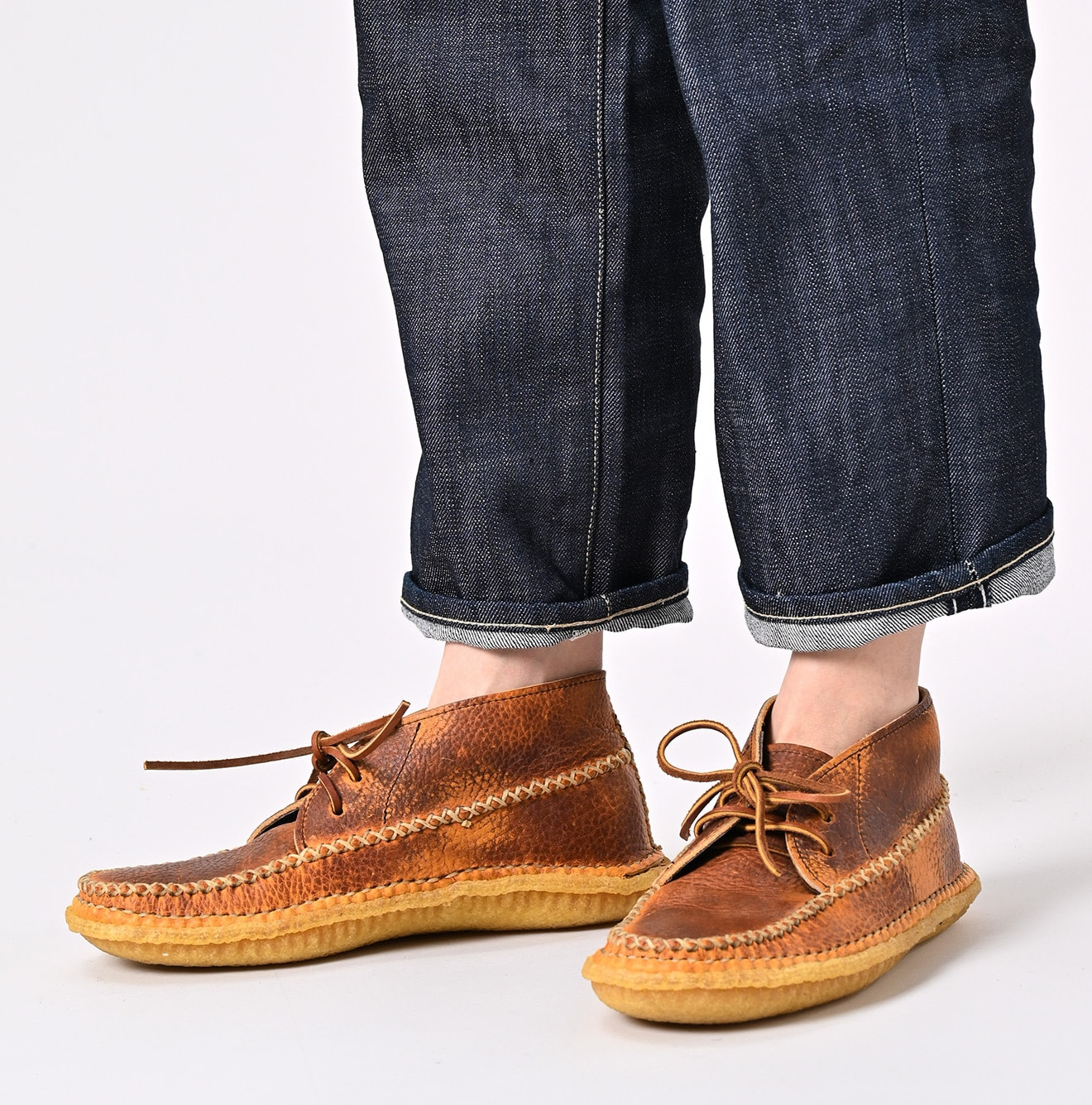 YUKETEN Hand Sewn Maine Guide Chukka Female Model