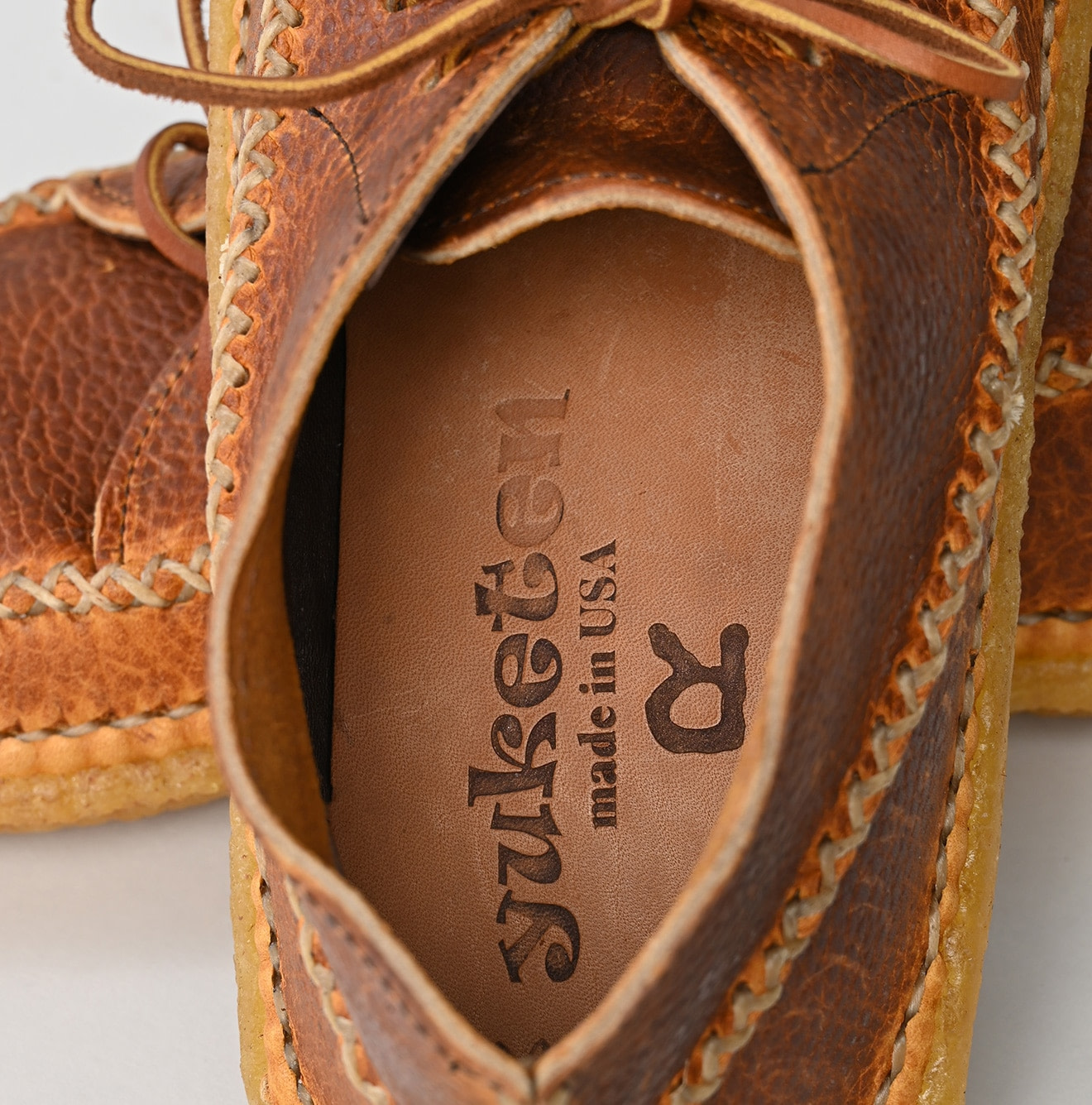 YUKETEN Hand Sewn Maine Guide Chukka Detail