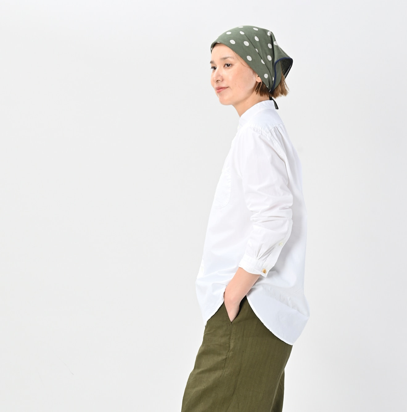 No.180 Miko 908 Loafer Stand Collar Shirt Female Model