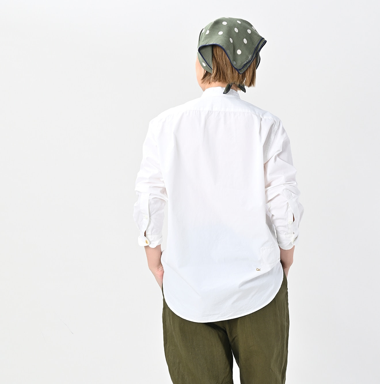 No.180 Miko 908 Loafer Stand Collar Shirt Female Model