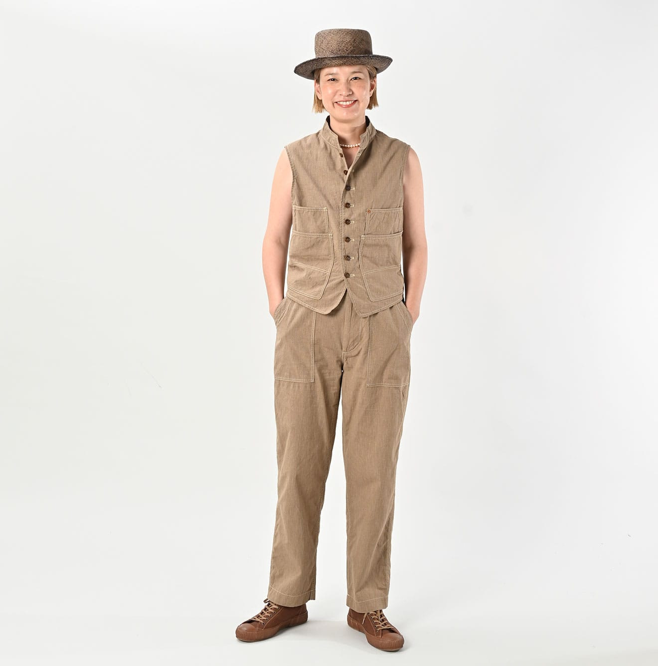 Yorimoku Hira 908 Baker Pants Female Model