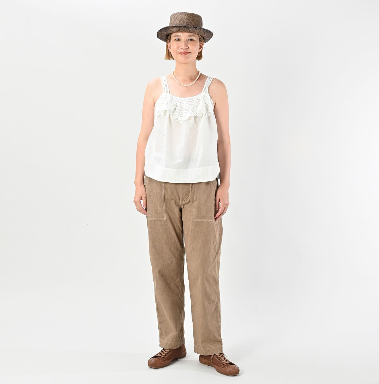 Yorimoku Hira 908 Baker Pants Female Model