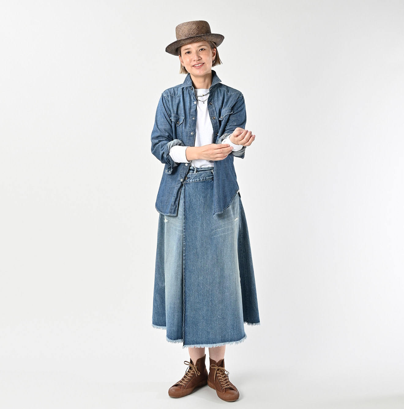Ruri Dungaree Denim 908 Eastern Shirt Distressed Female Model