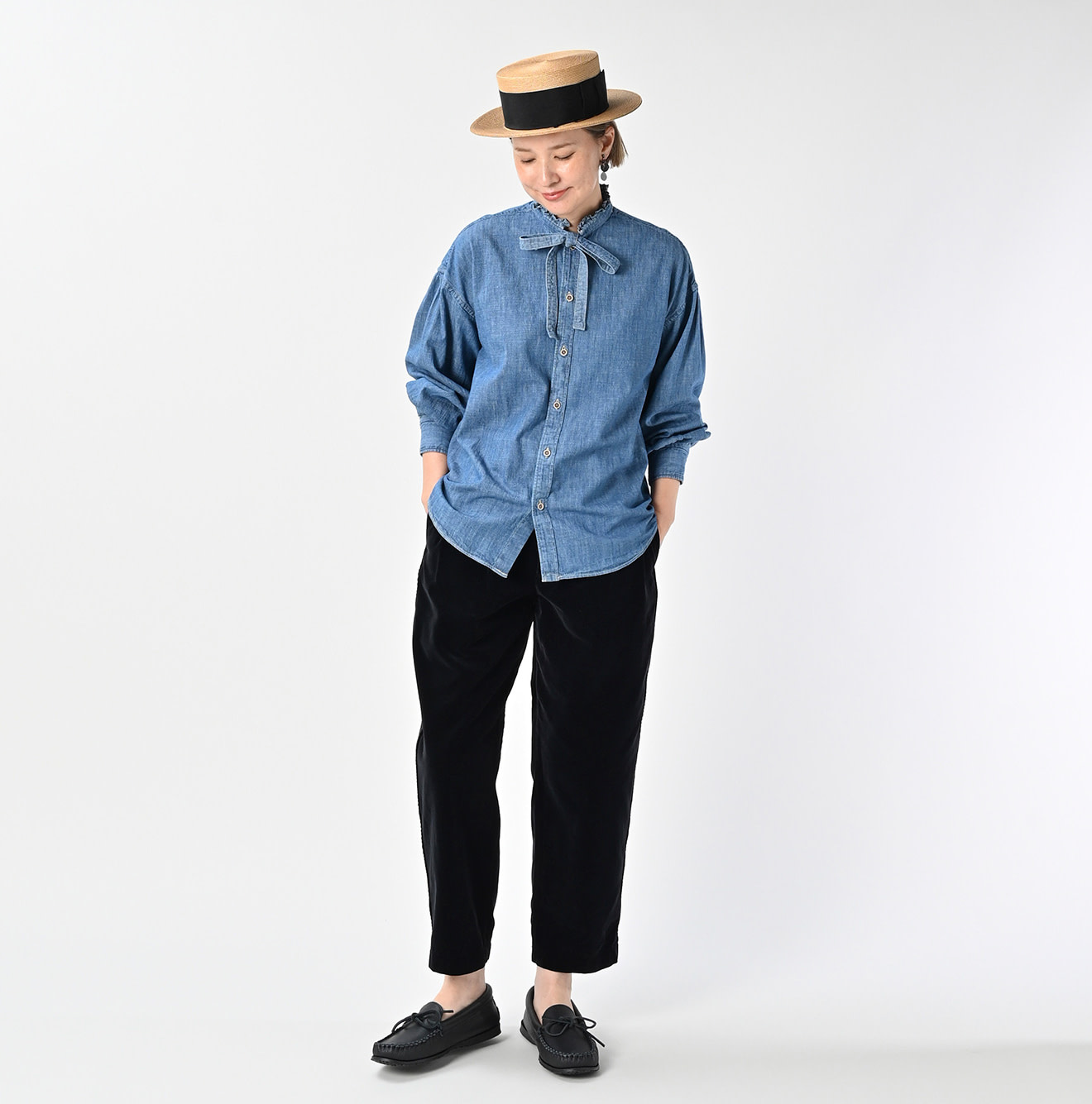 Ruri Dungaree Denim Bowtie Coupé Shirt Distressed Female Model