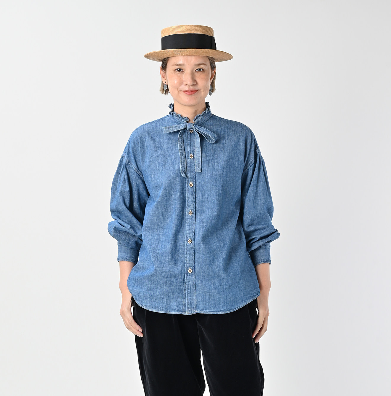 Ruri Dungaree Denim Bowtie Coupé Shirt Distressed Female Model