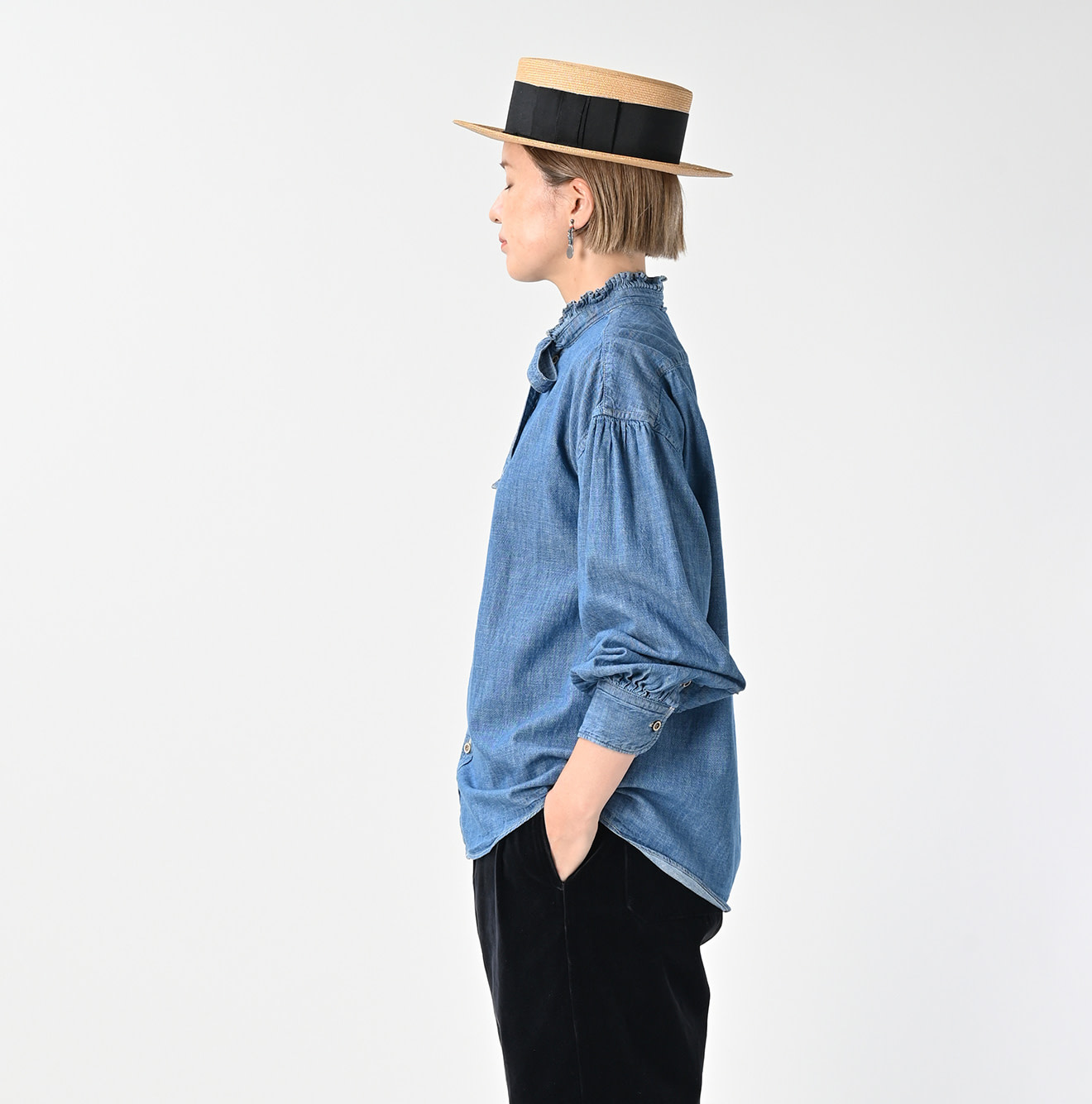 Ruri Dungaree Denim Bowtie Coupé Shirt Distressed Female Model